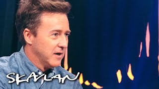 Edward Norton opens up about fatal fire during filming | SVT/TV 2/Skavlan