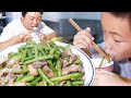 媳婦今天就煮一道菜，豆子炒肉，孩子們吃得好香 | Today I will cook a dish, beans Fried meat, the children like to eat