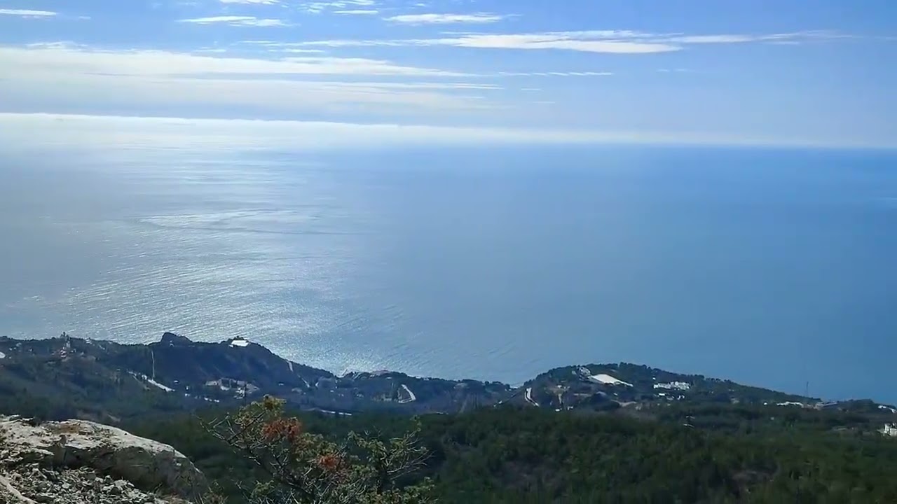 Деньги не пахнут но здесь пахнет морем и купюрами