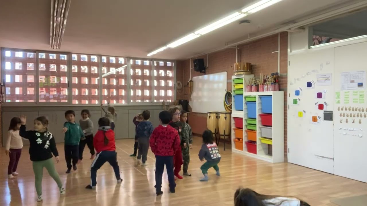 Caiem com objectes q fan so i silenci (grocs)