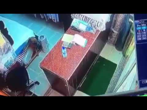  سيده بعامل المغسله