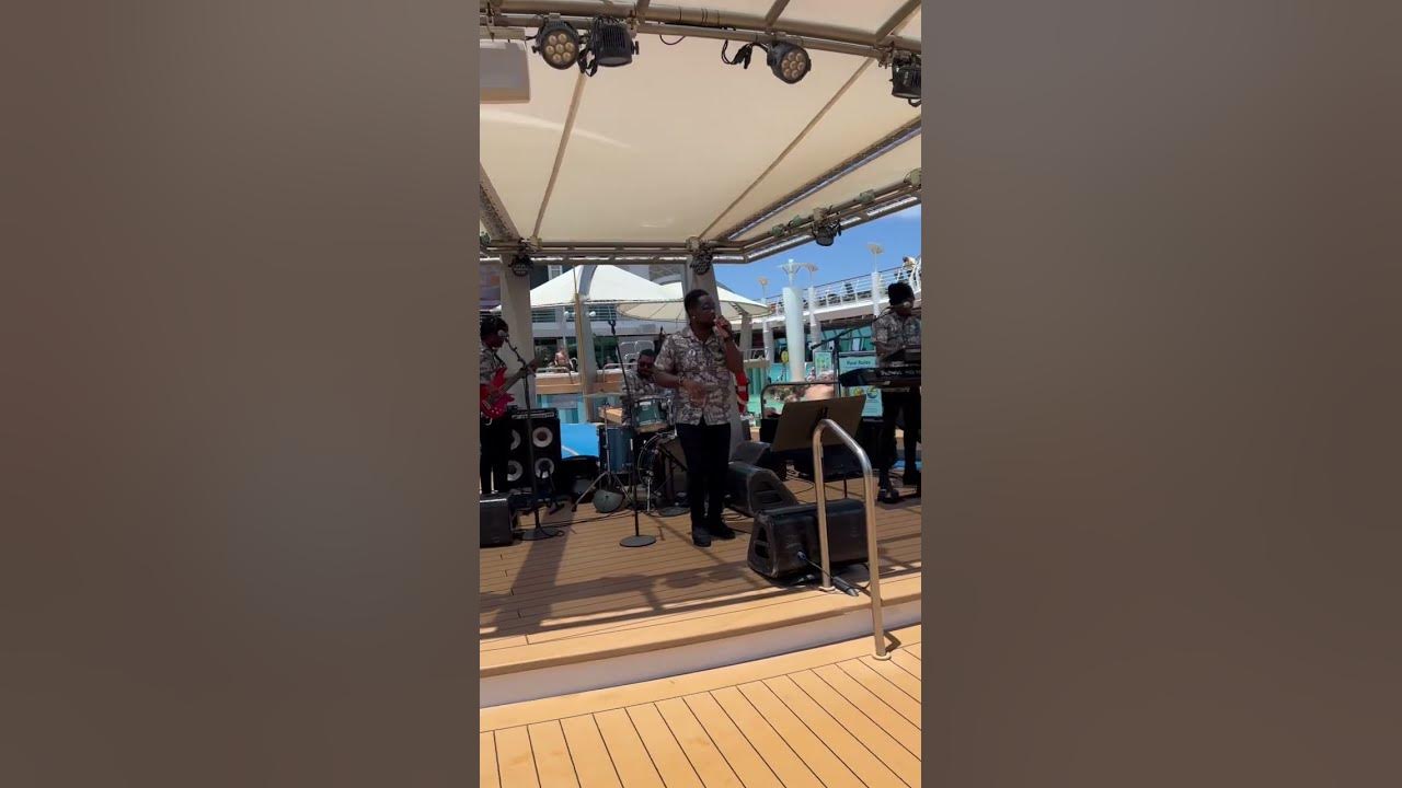 Caribbean music on #royalcaribbean cruise ship 🚢  🎵 ￼