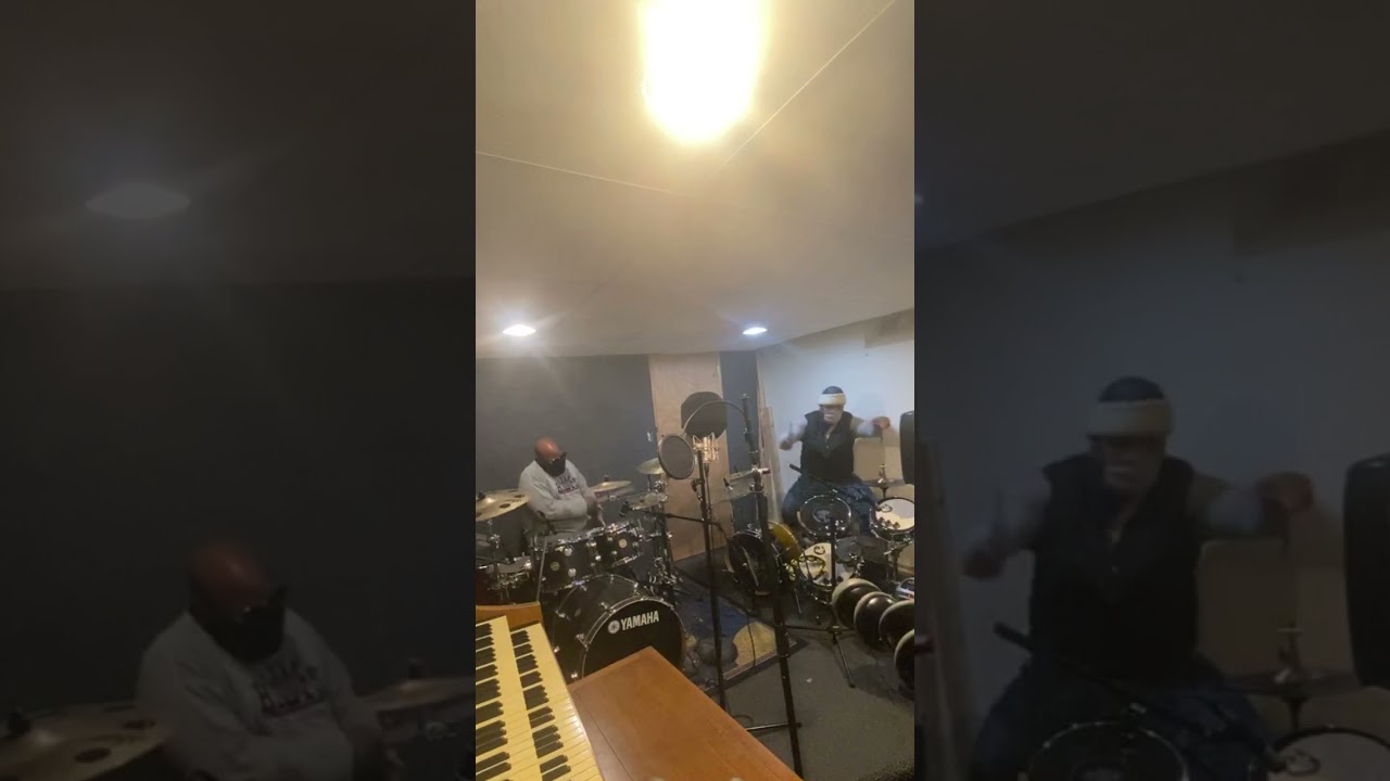 Daru Jones & Dana Davis Shed in the D!