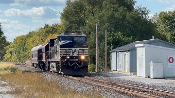 NS 90G Geometry Train “The Brick” 🧱 @ Main St. With Friendly Engineer