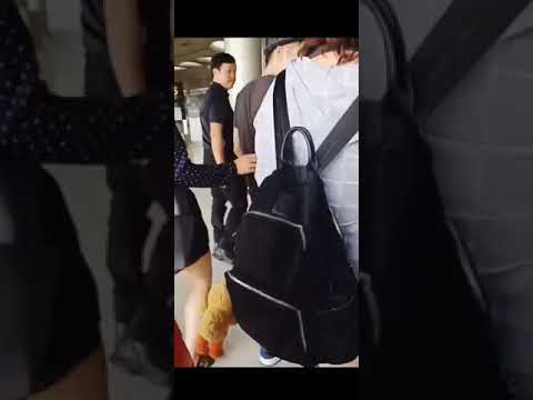 2019/6/16 下午4.05分 等到paul哥亲笔签名在自己吉他上🤟还有朋友的吉他和cd🤟😍