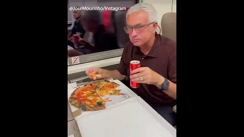 Jose Mourinho celebrates Roma's big win with a pizza | #Shorts | ESPN FC