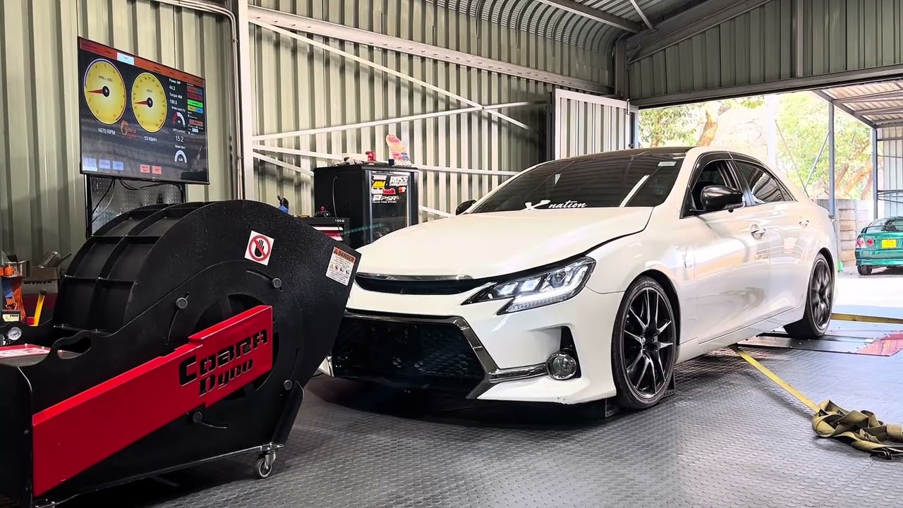 Это не среднестатистический Mark X: от медленного до суперседана мощностью 438 л.с.