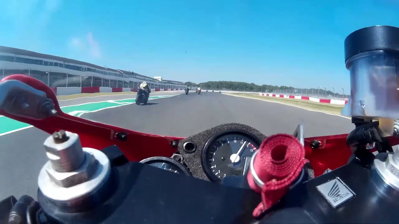 No Limits Donington track day 28th June 2018 novice group Nsr250 mc21 ...