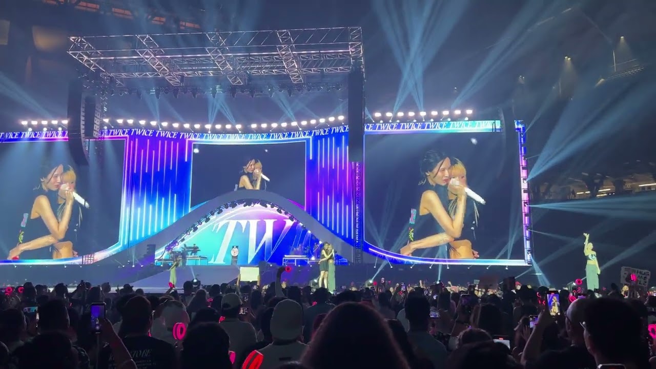 Candy Pop (Encore) - Twice 5th World Tour in Dallas | Globe Life Field!!!