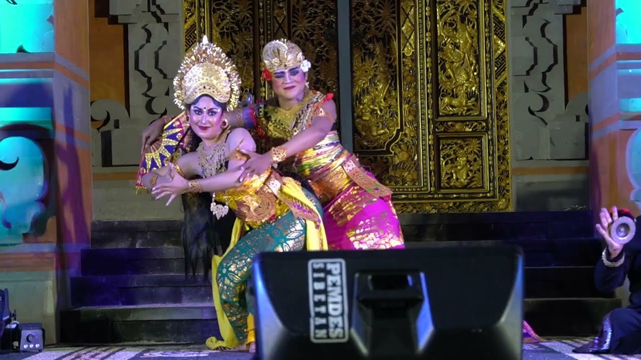 Tari Oleg Tamulilingan Ngayah di Pura Bale Agung Sibetan Karangasem Penabuh Legendaris ISI Denpasar