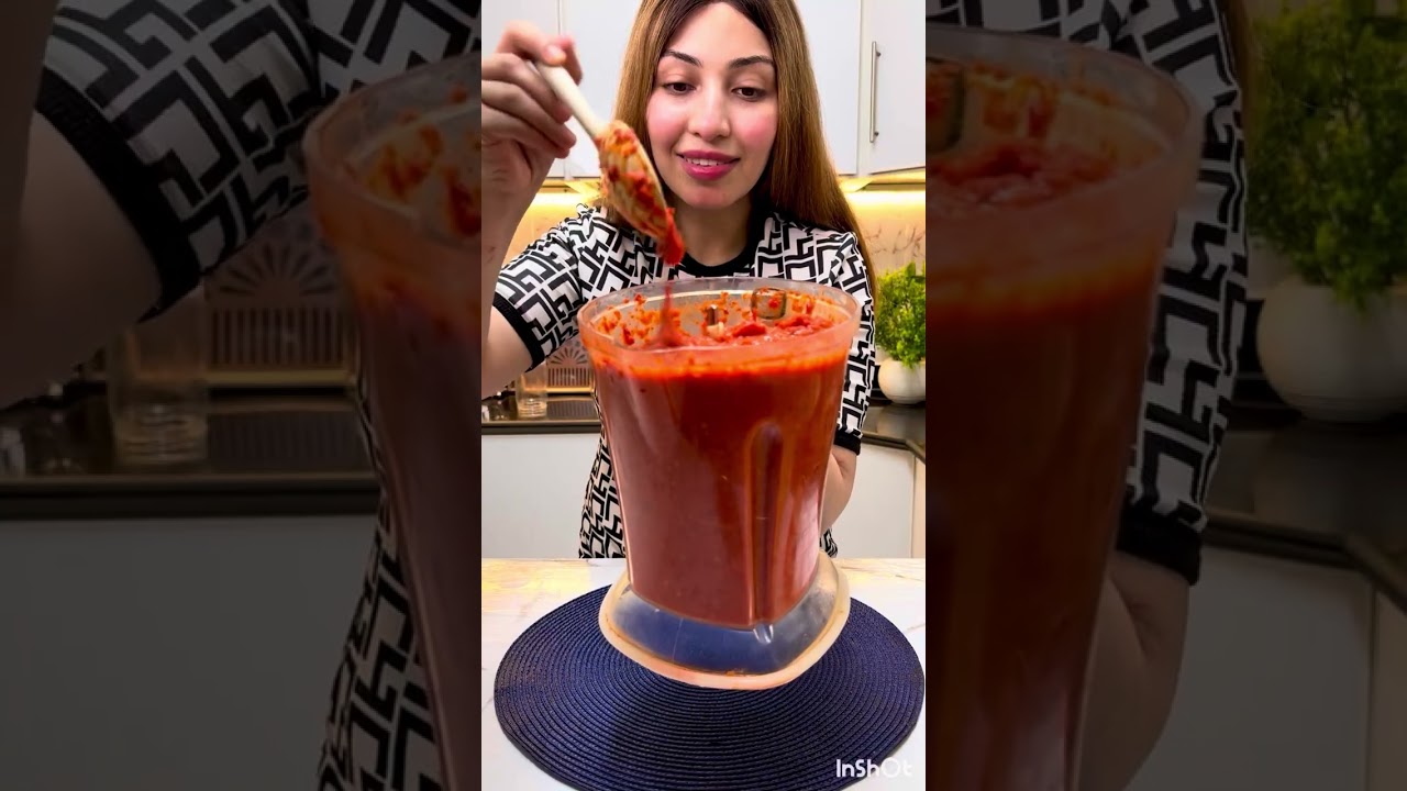 هريسه الشطه معلقة واحدة منها بتحلي أي أكله هريسه الفلفل الحار مبستغناش عنها أبدا وسر حلاوه الأكل