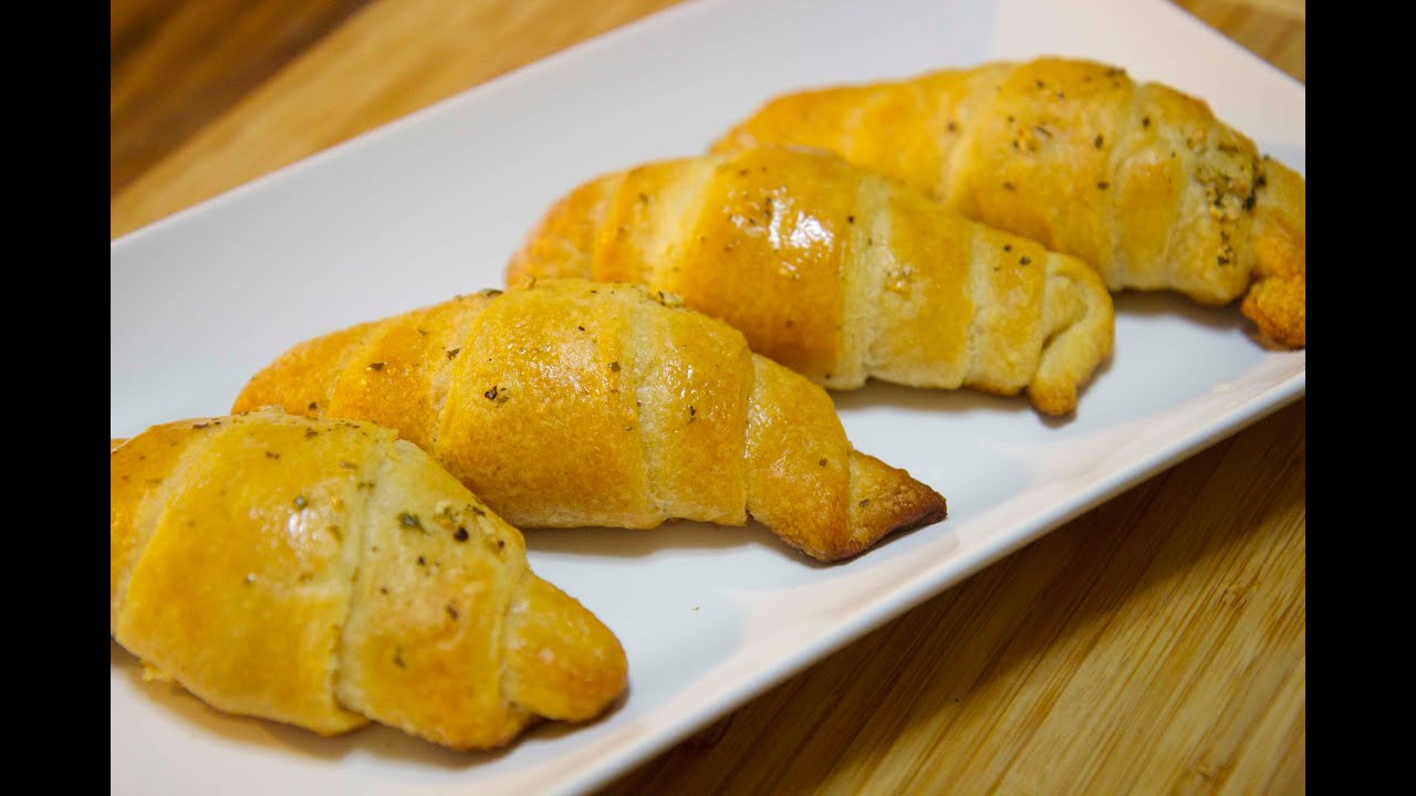 3 Cheese Stuffed Garlic Crescent Rolls