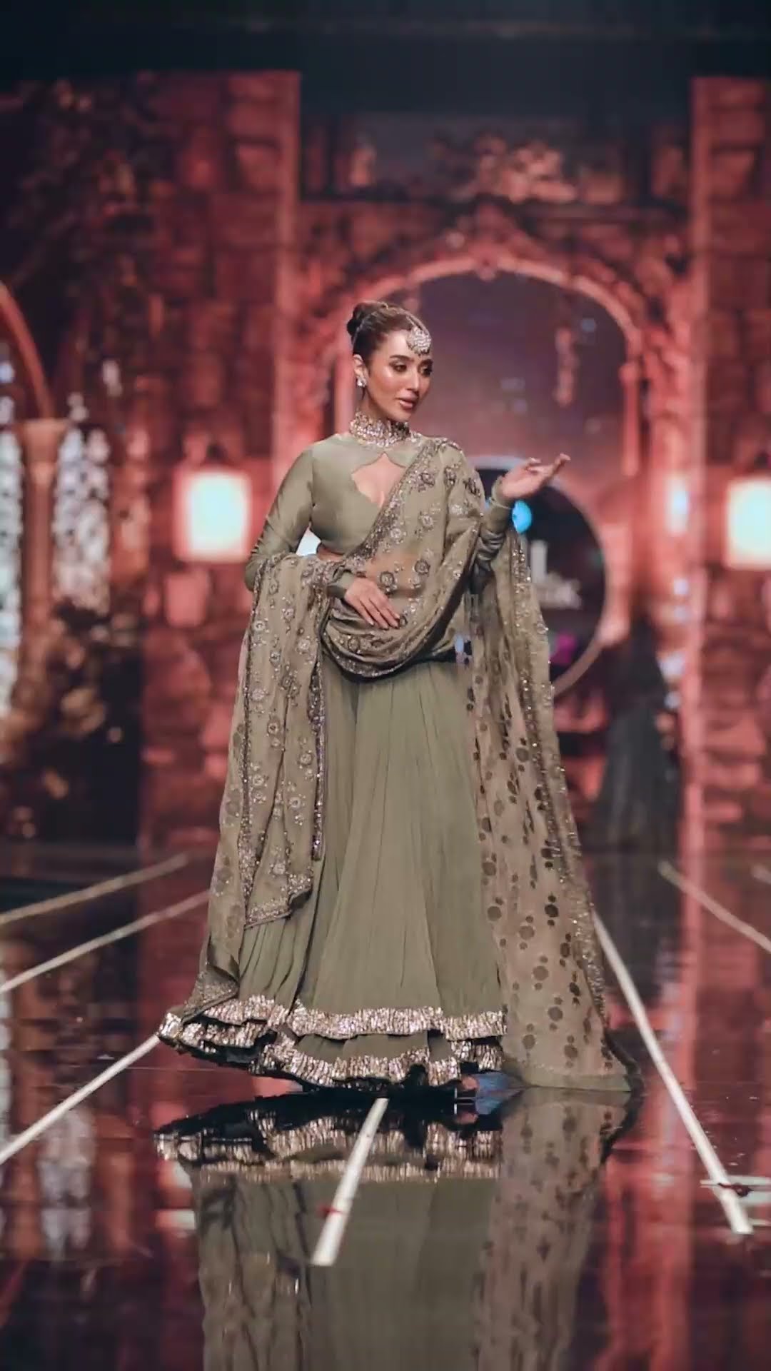 Mihha unveils a perfect harmony of tradition and contemporary charm at the HUM Bridal Couture Week.