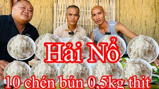 Thử Thách Hải Nổ 10 Chén Bún Và 0,5Kg Thịt Nhận Thưởng- Toàn Đen Sơn Dược Vlog