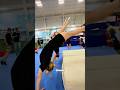 УЧАТ САЛЬТО ВМЕСТО УРОКОВ #акробатика #спорт #сальто #москва