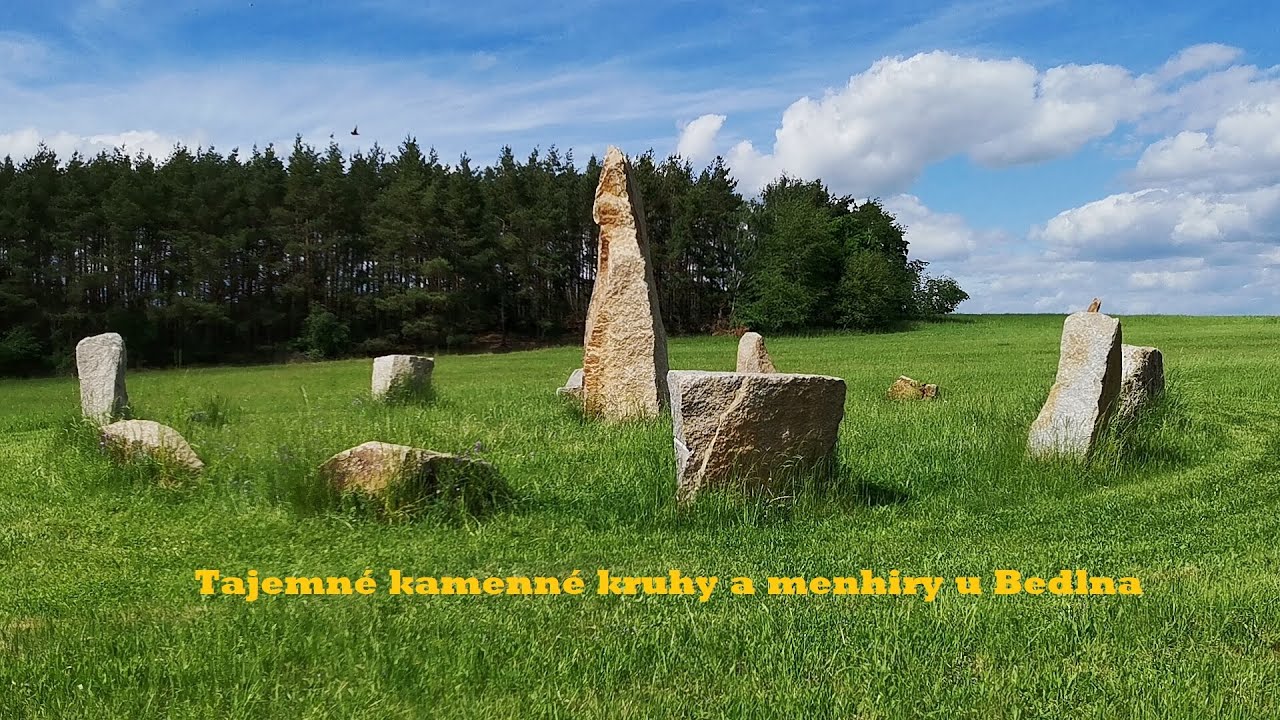 Tajemné kamenné kruhy a menhiry na louce u Bedlna - Jesenicko