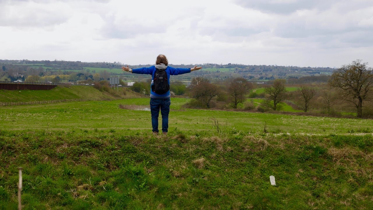 London Country Walk Theydon Bois to Chigwell Row via Abridge