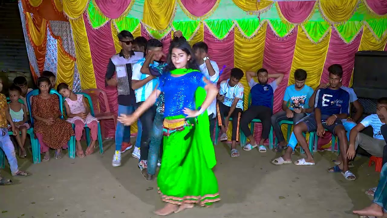 বিয়ে বাড়িতে নাচ | ইস্কাপনের বিবি আমি | Iskaponer Bibi | Wedding Dance | Juthi Dance Xyz 12M