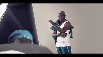 Ngaaka Blinde - Metti Nii (clip officiel)