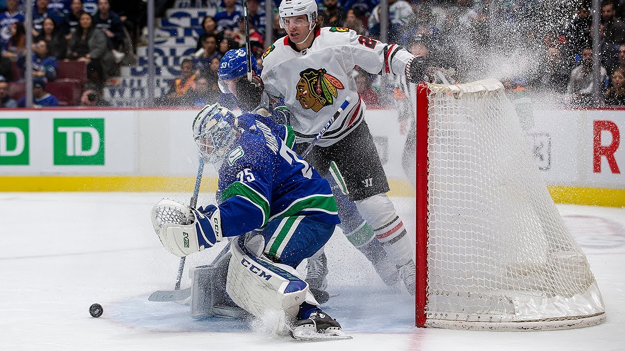 Jacob Markstrom stymies Blackhawks with 