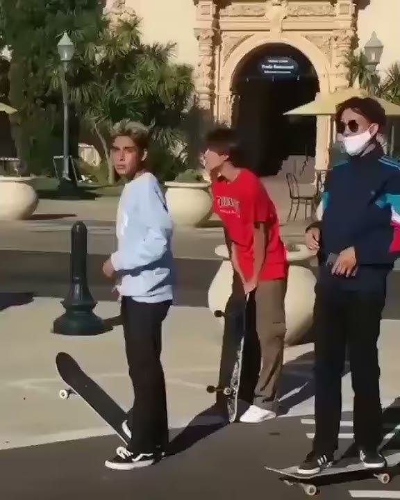 status WA skateboard