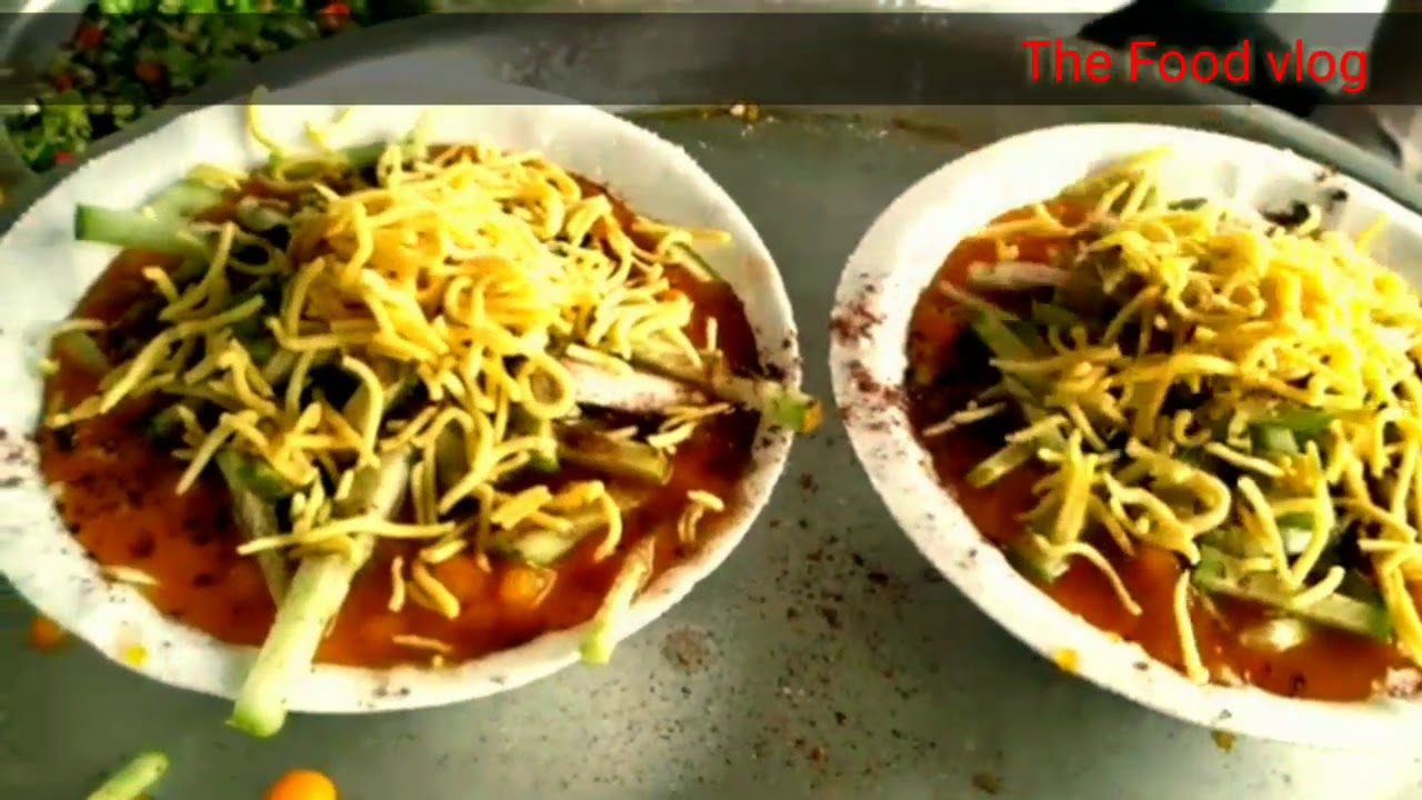Ghugni & Boiled Egg at Bandel Station - Indian Street Food - The Food vlog