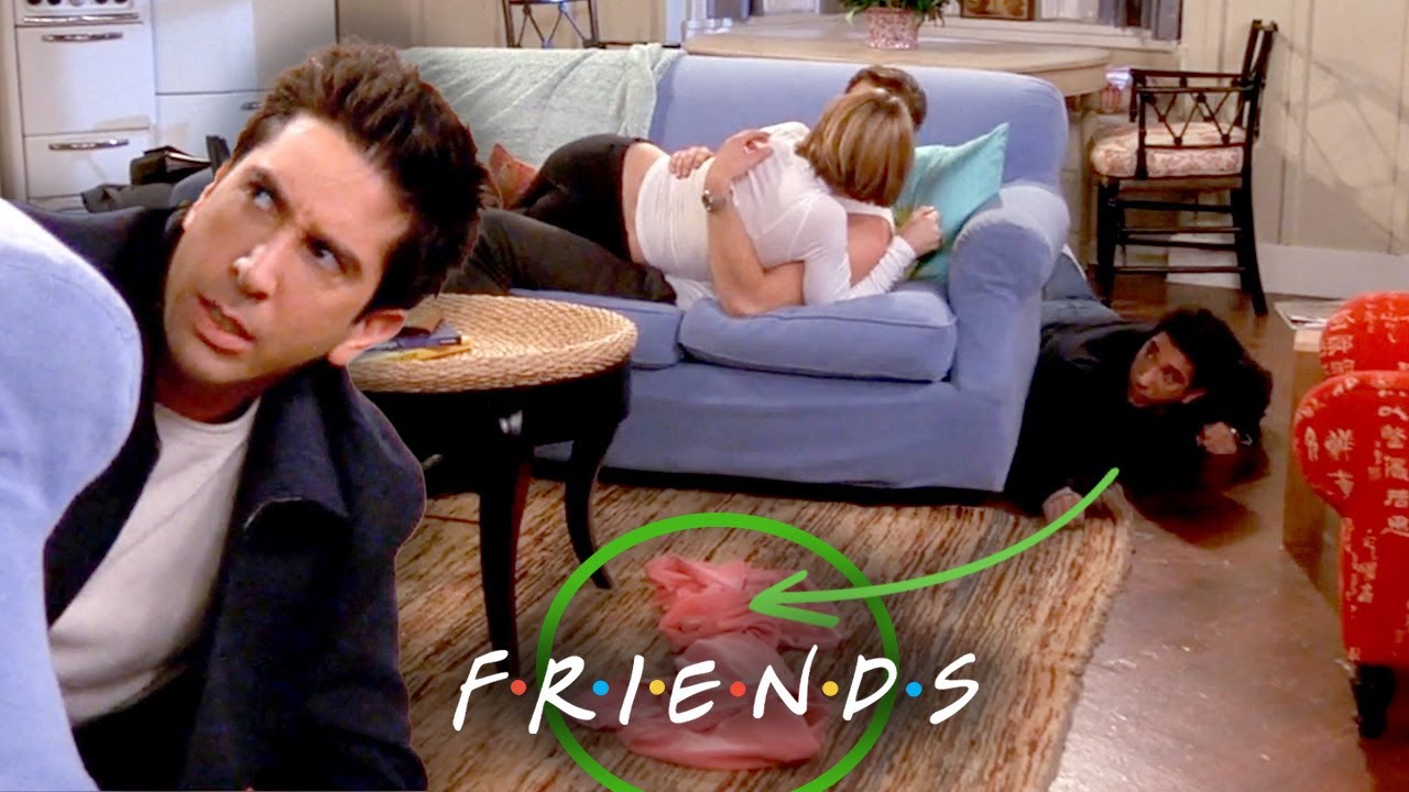 Ross' Leather Pants On 'Friends' Ruined His New Year's Resolution 25 Years  Ago