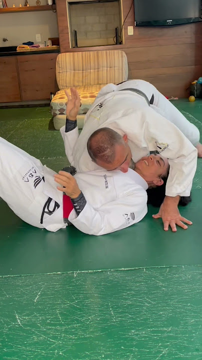 Estrangulamento do norte e sul #jiujitsu
