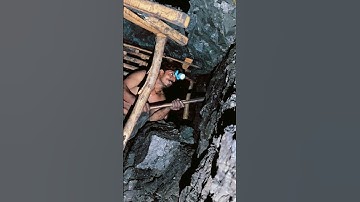 inside the black Diamond world😳#minecraft #trending #coalmining #mining #miningindustry #shortsfeed