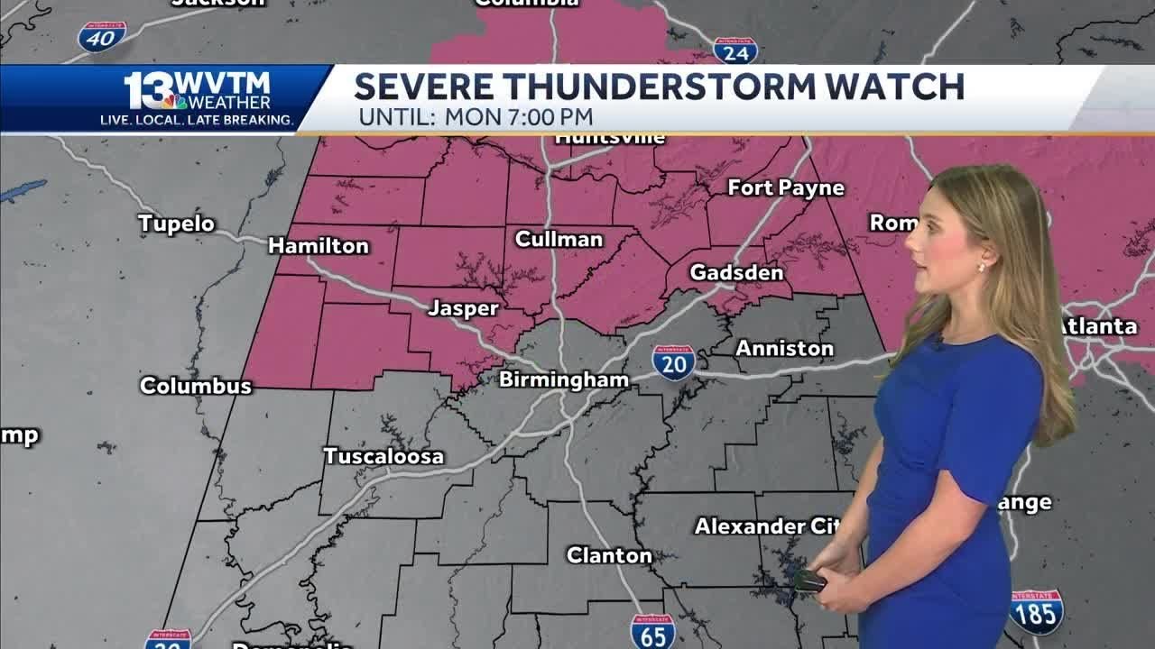Severe storms tracking east across Alabama - YouTube