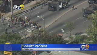 Protestors Against LA County Sheriff Stopped Traffic