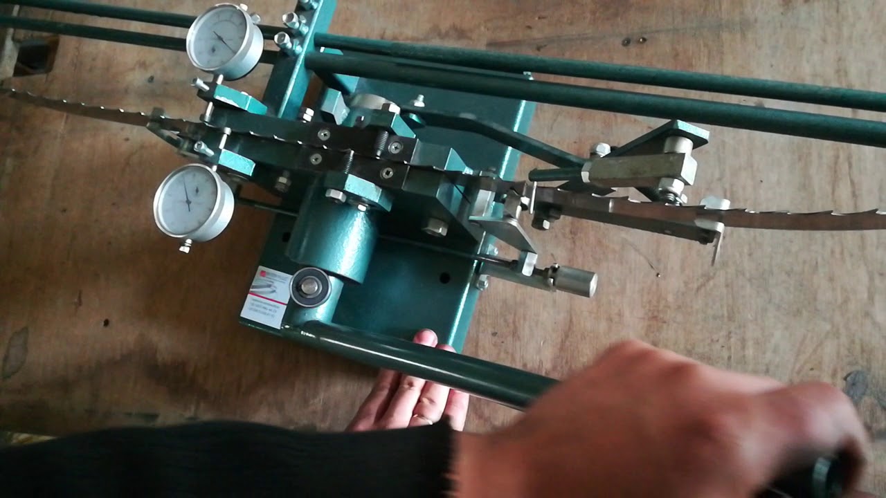 Розводной станок для ленточных пил на два зуба автомат