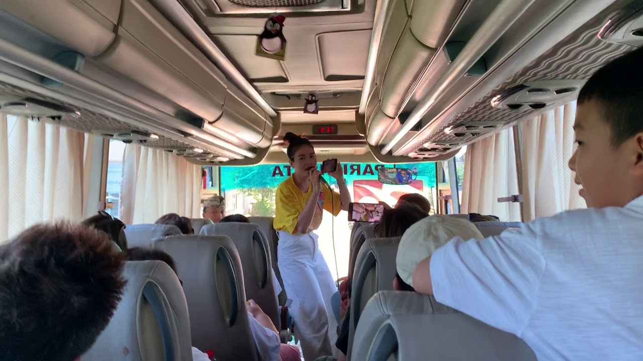 Trách Ai Vô Tình - Kha Ly hát live trên xe trong chuyến đi Bali ...