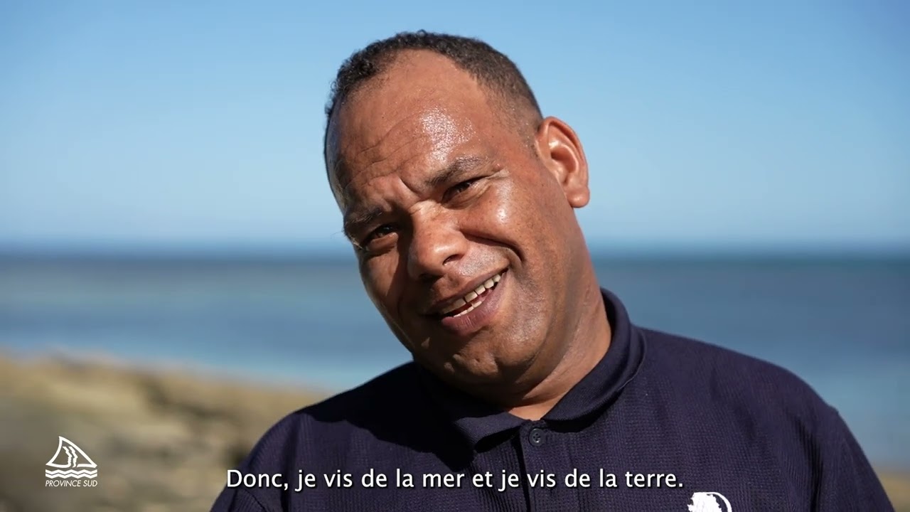 Sur l’îlot Maître, il y a les palmiers, les touristes… et puis il y a Michel.