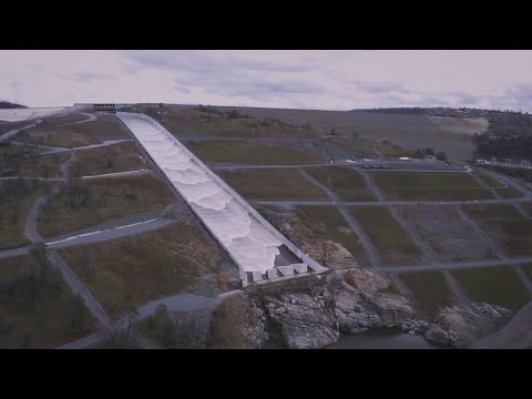 Video: Is de overlaat van de Oroville Dam open?