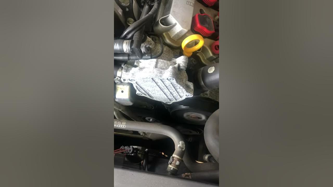 Audi Q7 2015 whistle noise - YouTube