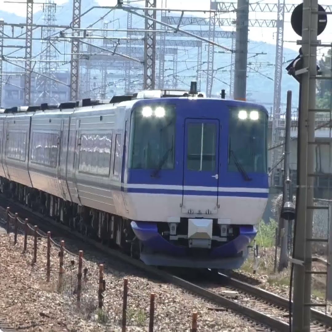 HOT7000 スーパーはくと 貫通型先頭車 #shorts #鉄道 - YouTube