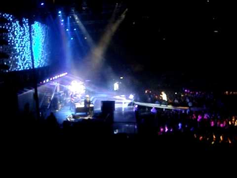 I Want To Break Free - Queen With Paul Rodgers - O2 Arena - Oct 2008