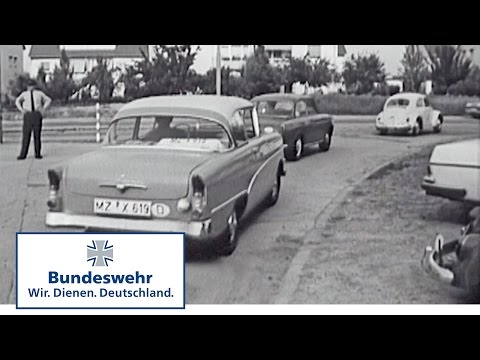 Classix: Leichtsinniges Verhalten von Soldaten im Straßenverkehr (1968) - Bundeswehr