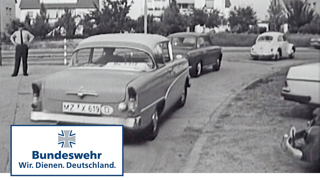 Classix: Leichtsinniges Verhalten von Soldaten im Straßenverkehr (1968) - Bundeswehr