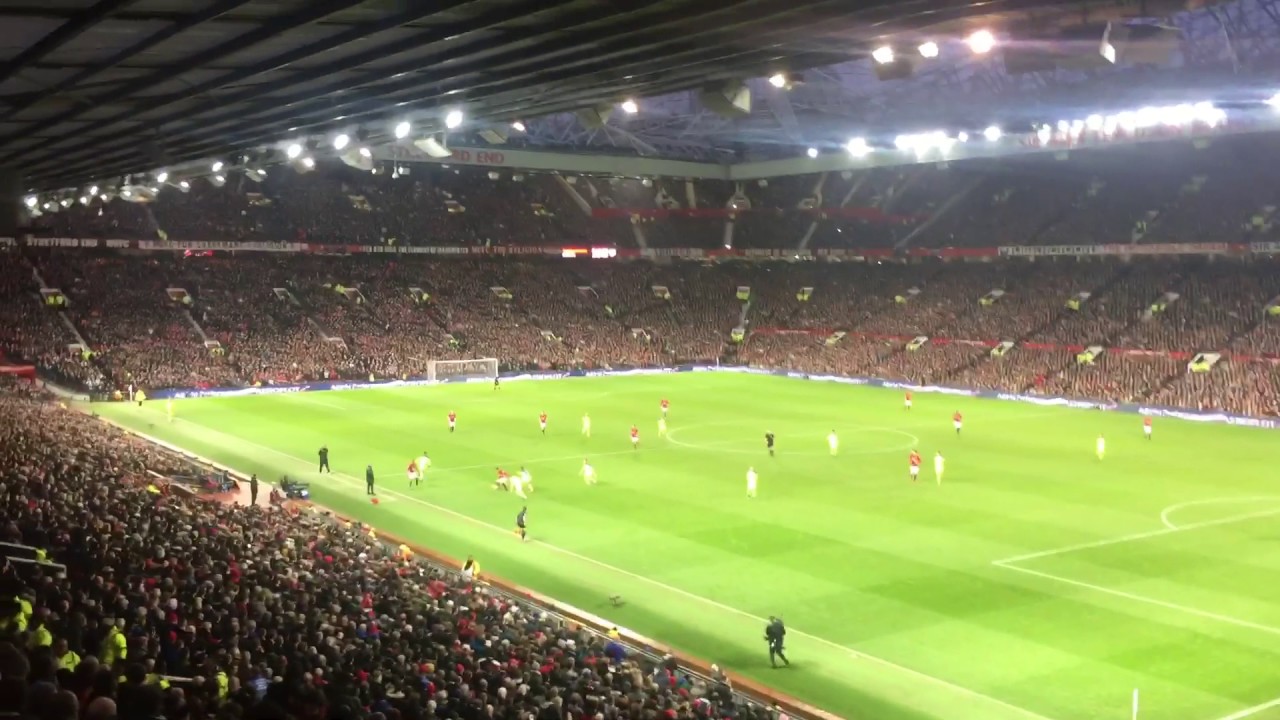 LIVERPOOL FANS AWAY AT OLD TRAFFORD!! CHALLENGE FOR TOP 4!! YouTube