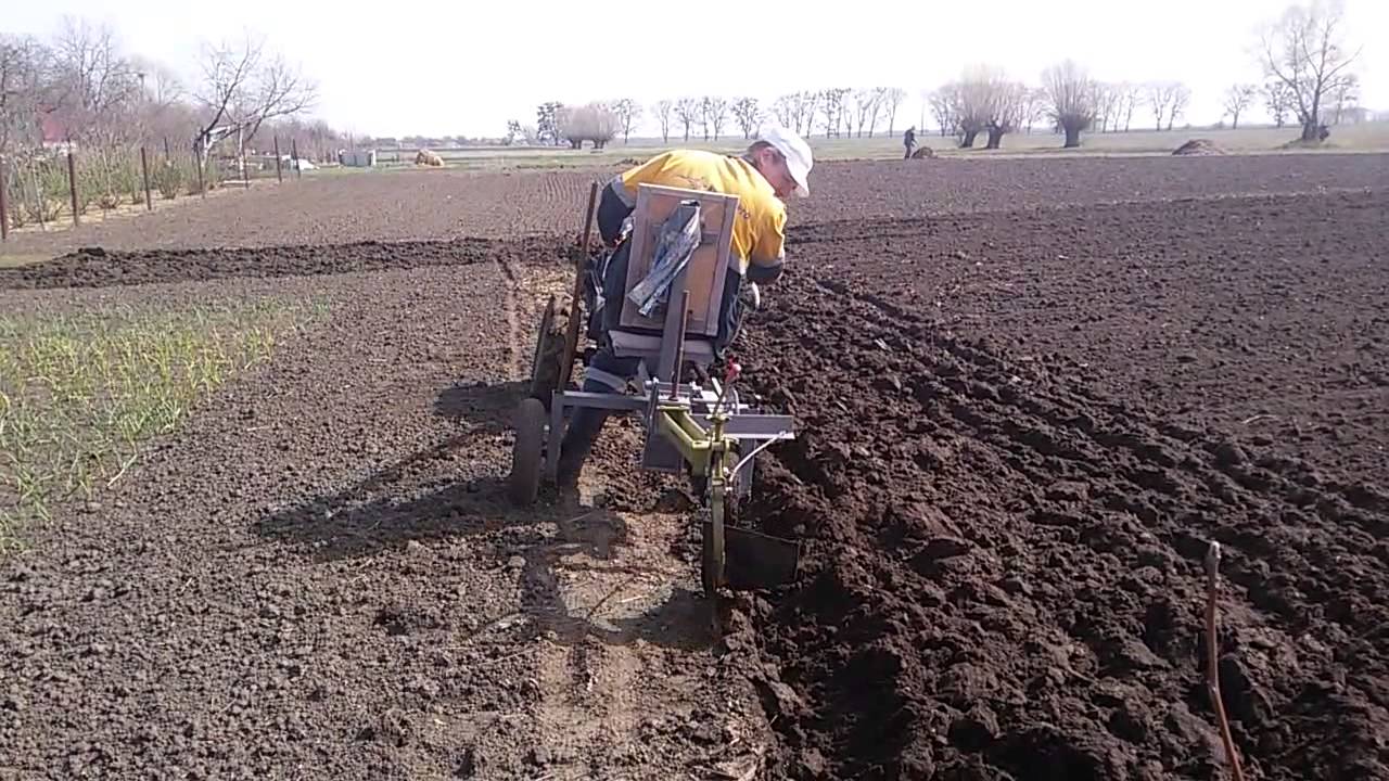 Пашу мотоблоком с фрезами видео