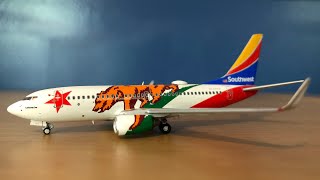 Panda Models Southwest Airlines 737-700 \