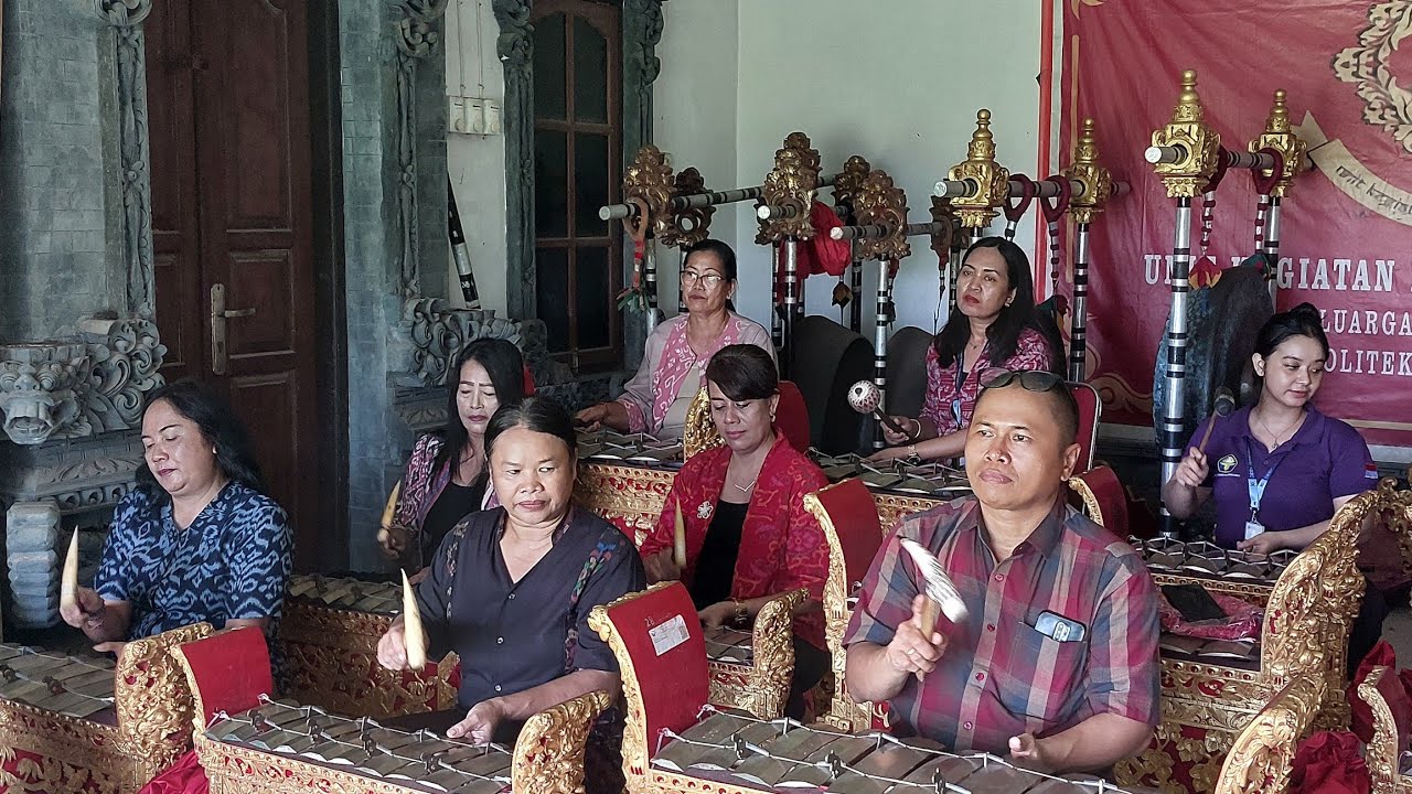 Tabuh Gilak Pemendak Latihan ke-7 Sekaa Gong Wanita Politeknik Negeri Bali