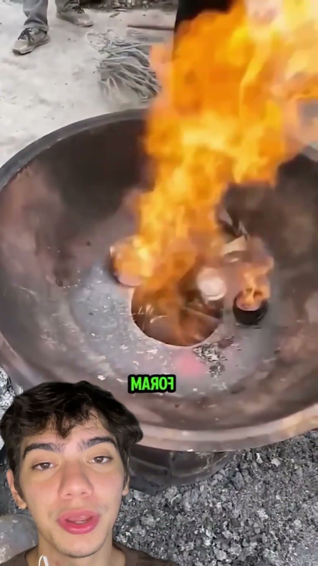 Esse cara transforma latinhas em panelas e ainda fatura com isso! ♻? Você faria isso no Brasil?