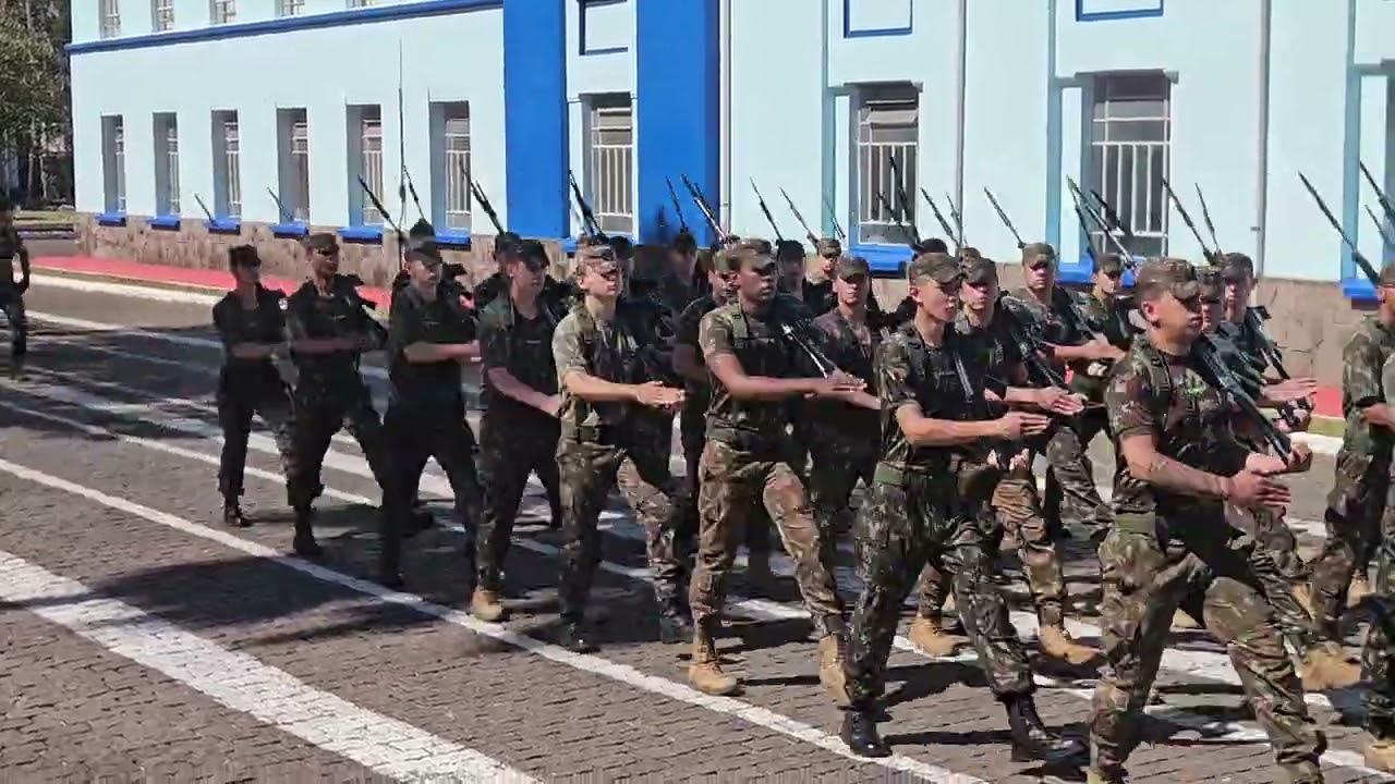 Treinamento desfile 3º BE Cmb