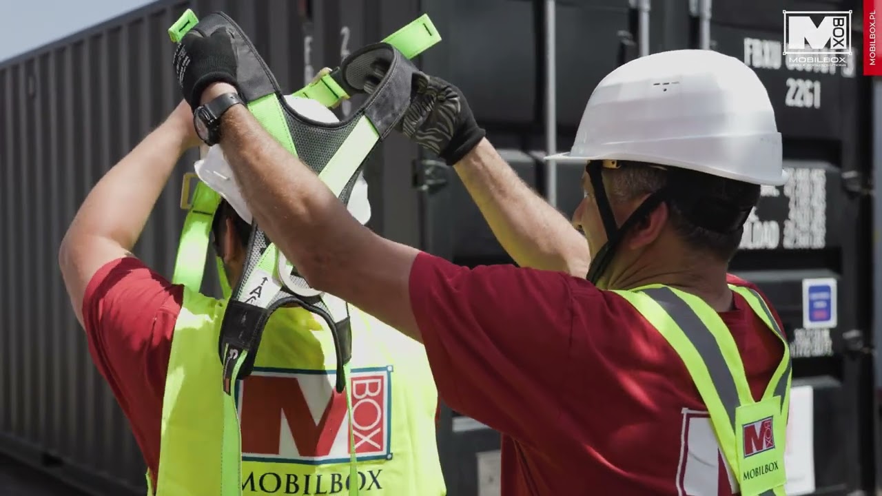 Ultimate Workshop Container Transformation: From Empty Shell to Dream Workspace! MOBILBOX