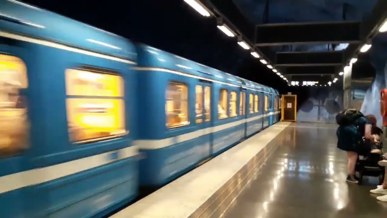 C14 tunnelbana avgår från 🔵 T-centralen. Filmat med @randlofs
