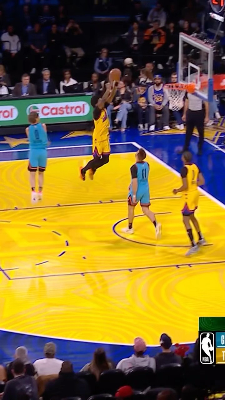 Ausar Thompson soars!