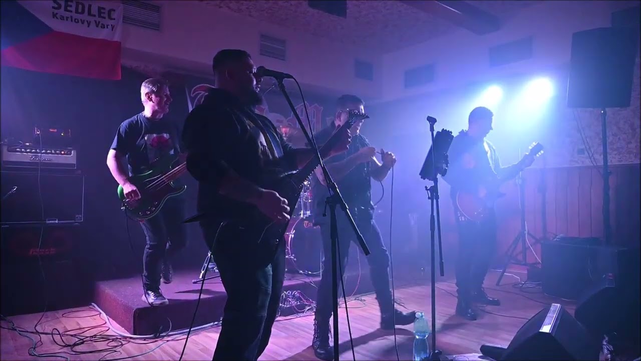 TRA MALL    HIGHWAY TO HELL